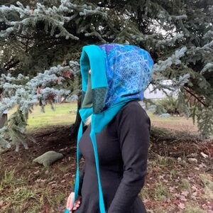 Stylish Blue and Green Women's Hooded Scarf